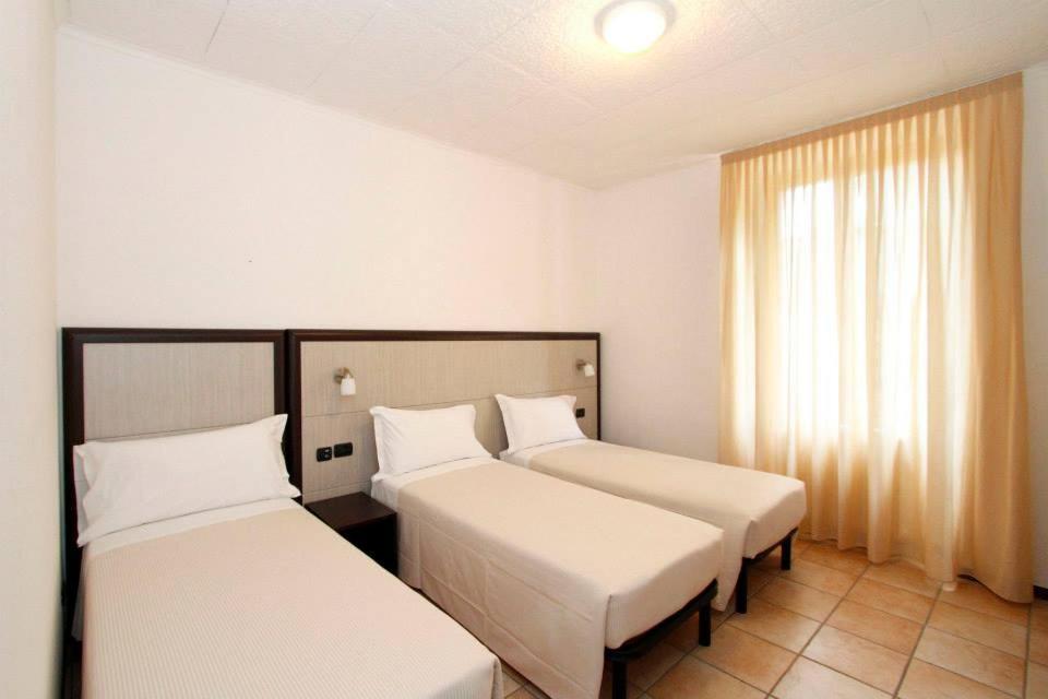 Albergo Maccagno Exterior foto