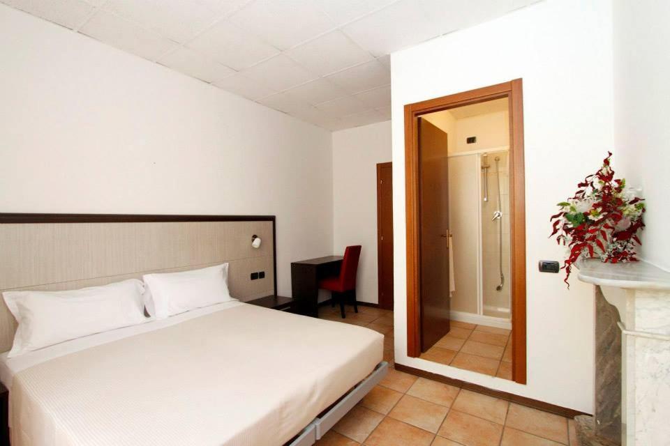 Albergo Maccagno Exterior foto